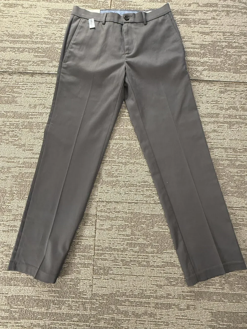 Haggar Pants Mens 30x30 Grey Straight Fit Premium No Iron Khaki Flat Front Chino